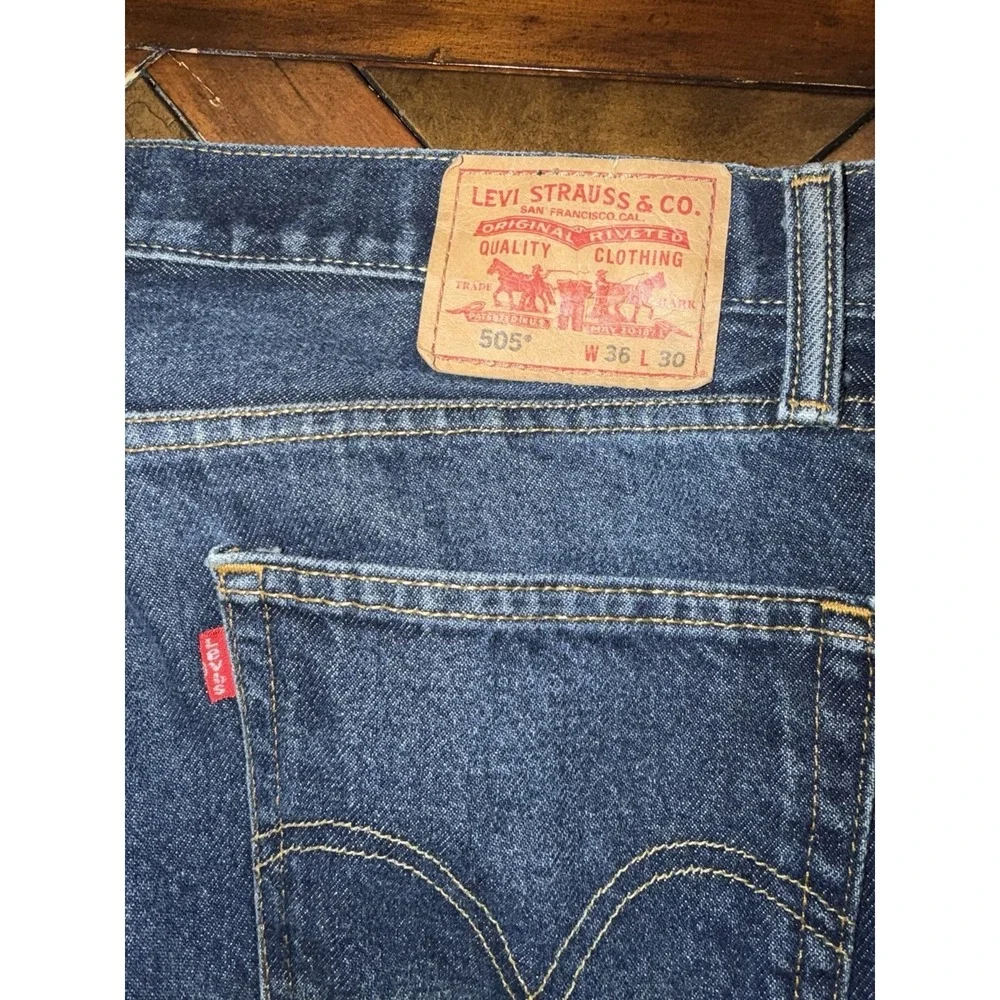 Vintage Levi's 505 Regular Fit Jeans Dark Wash Denim Straight Leg 36x30 Y2K